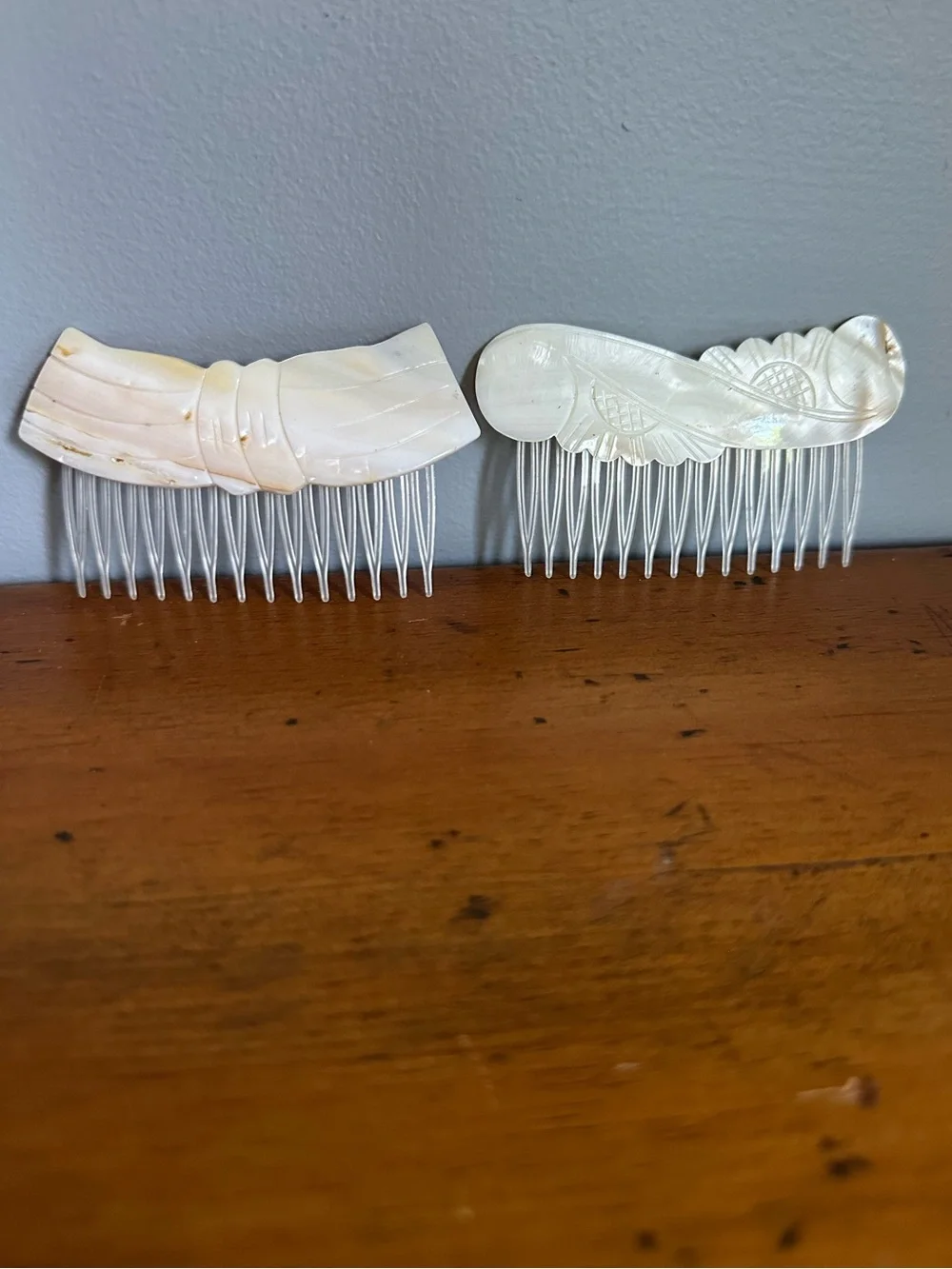Carved Bow Hair Comb MOP